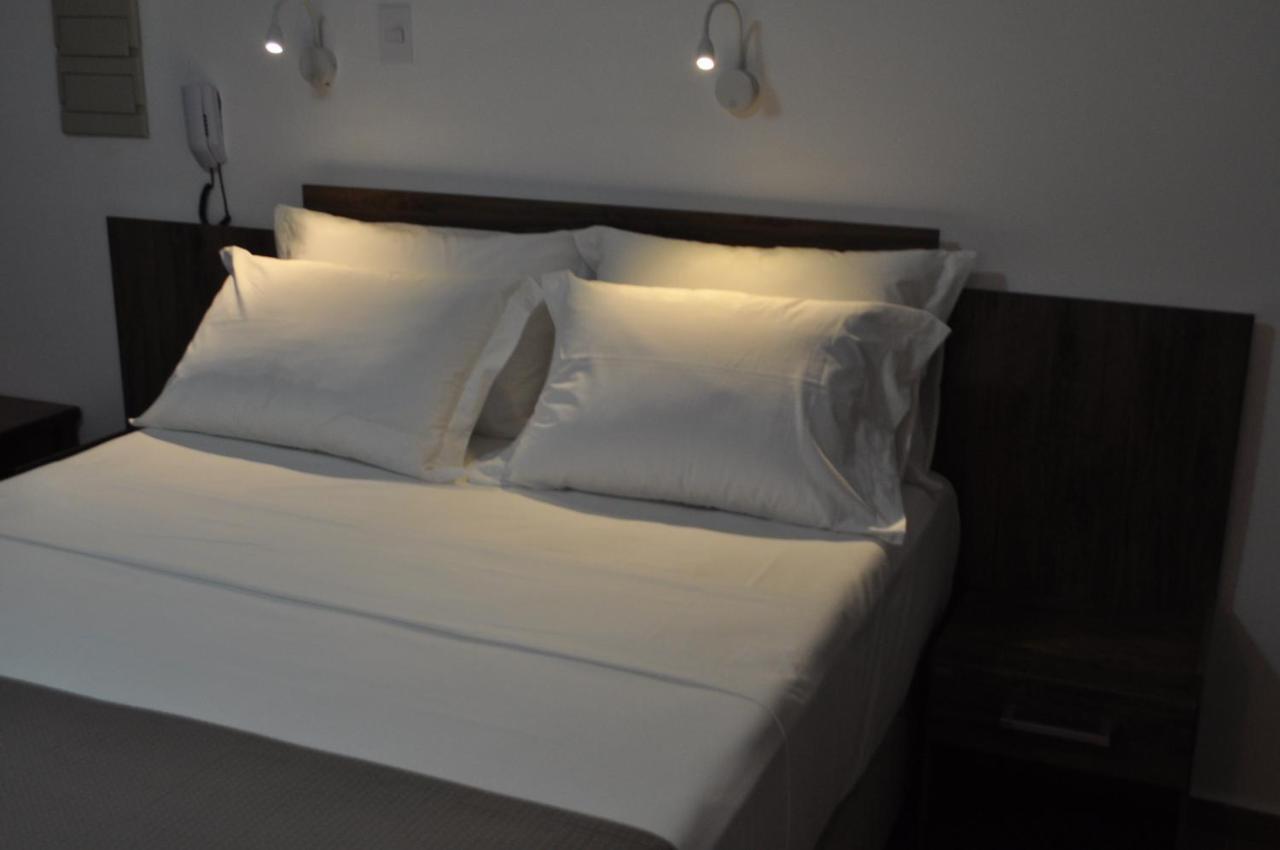 Hotel Chalet Monet - Granja Vianna Cotia  Luaran gambar