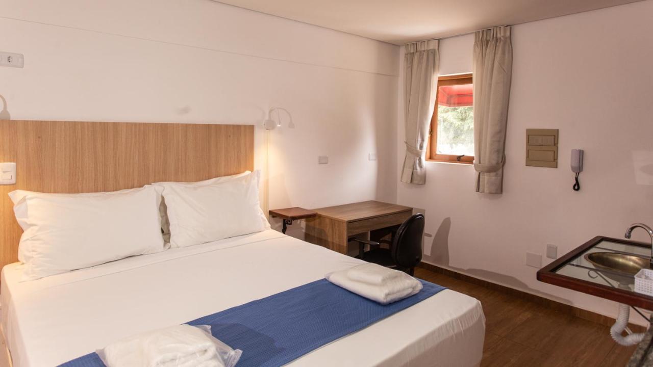 Hotel Chalet Monet - Granja Vianna Cotia  Luaran gambar