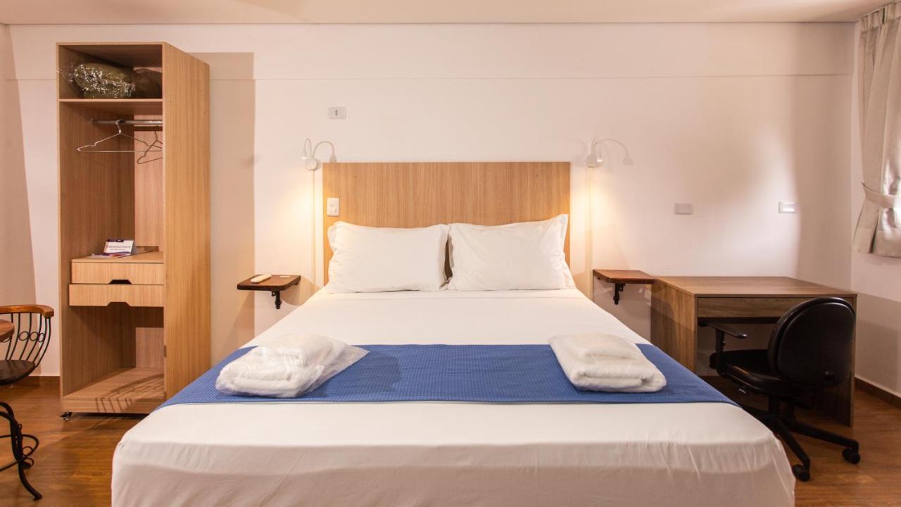 Hotel Chalet Monet - Granja Vianna Cotia  Luaran gambar